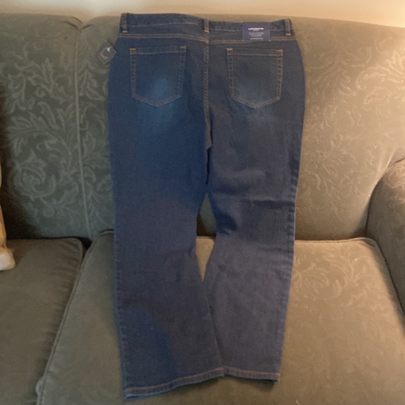 Woman’s Liz Claiborne Jackie jeans - Picture 2 of 8